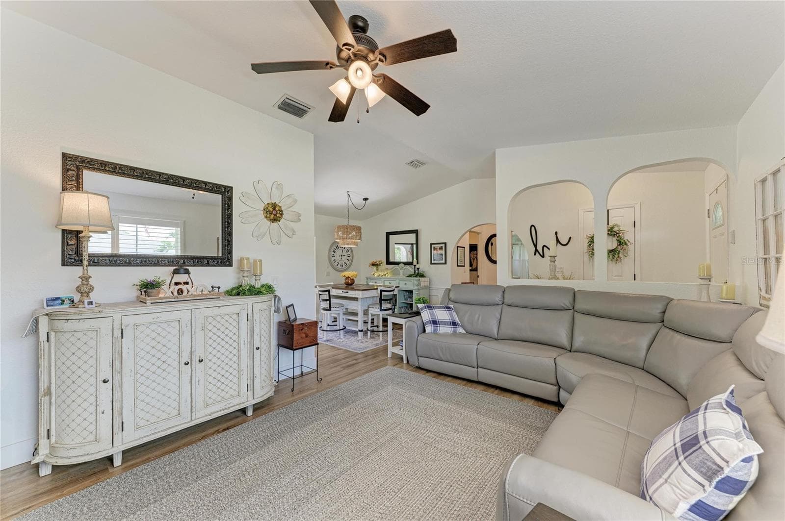 Single Family Residence at 18565 EDGEWATER DR, PORT CHARLOTTE, photo 6 of 38