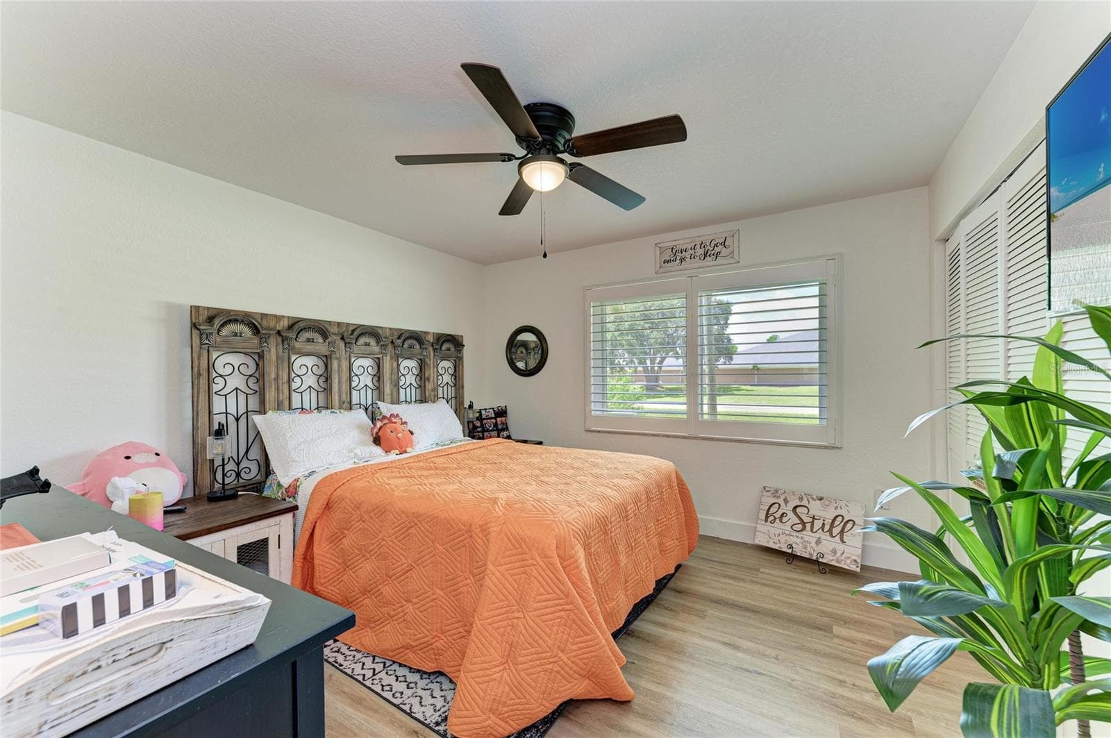 Single Family Residence at 18565 EDGEWATER DR, PORT CHARLOTTE, photo 23 of 38
