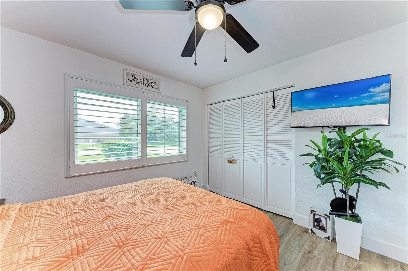 Single Family Residence at 18565 EDGEWATER DR, PORT CHARLOTTE, photo 24 of 38
