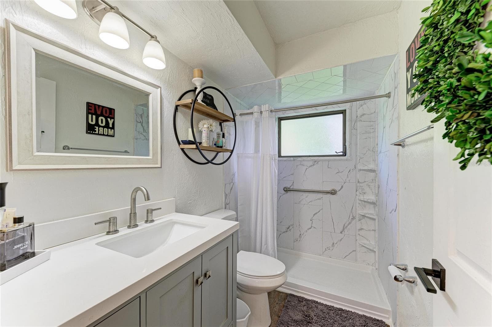 Single Family Residence at 18565 EDGEWATER DR, PORT CHARLOTTE, photo 26 of 38