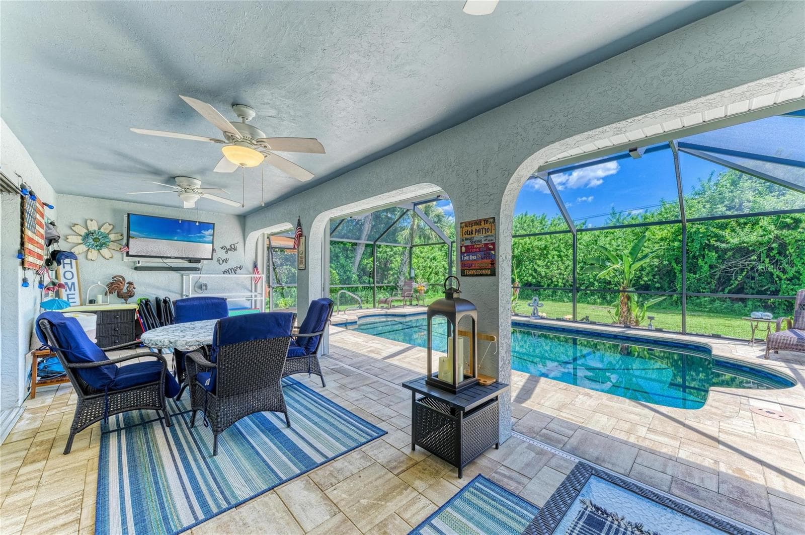 Single Family Residence at 18565 EDGEWATER DR, PORT CHARLOTTE, photo 29 of 38