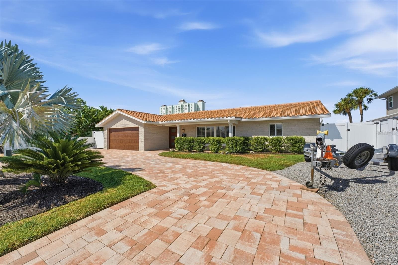 Single Family Residence at 6414 2ND PALM PT, ST PETE BEACH, photo 9 of 81