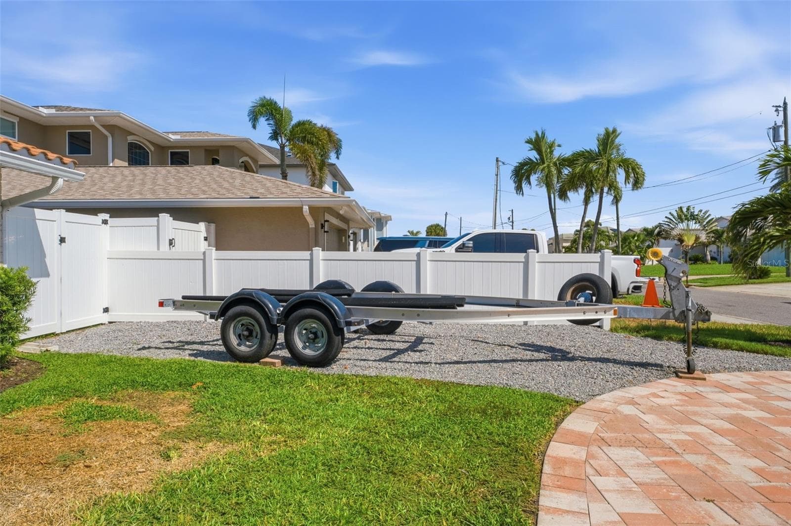 Extra space for boat trailer or RV - 6414 2ND PALM PT, ST PETE BEACH