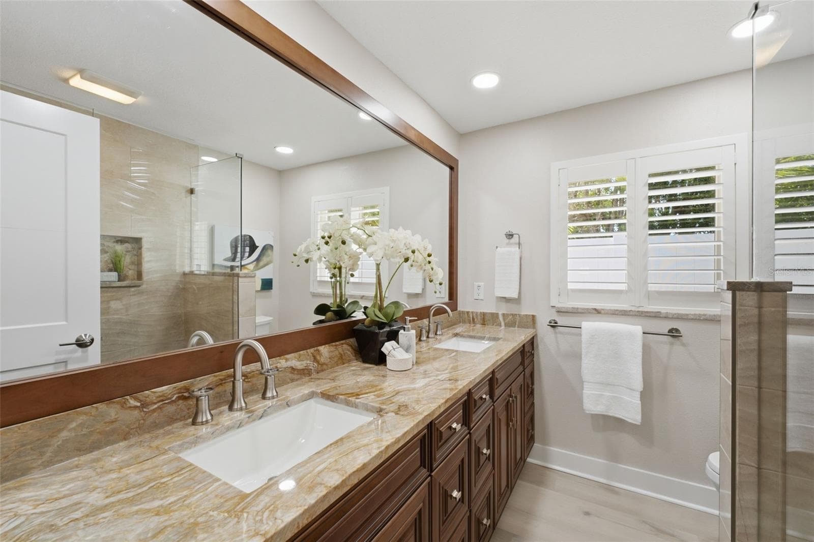 2nd Bathroom with Quartz countertops - 6414 2ND PALM PT, ST PETE BEACH