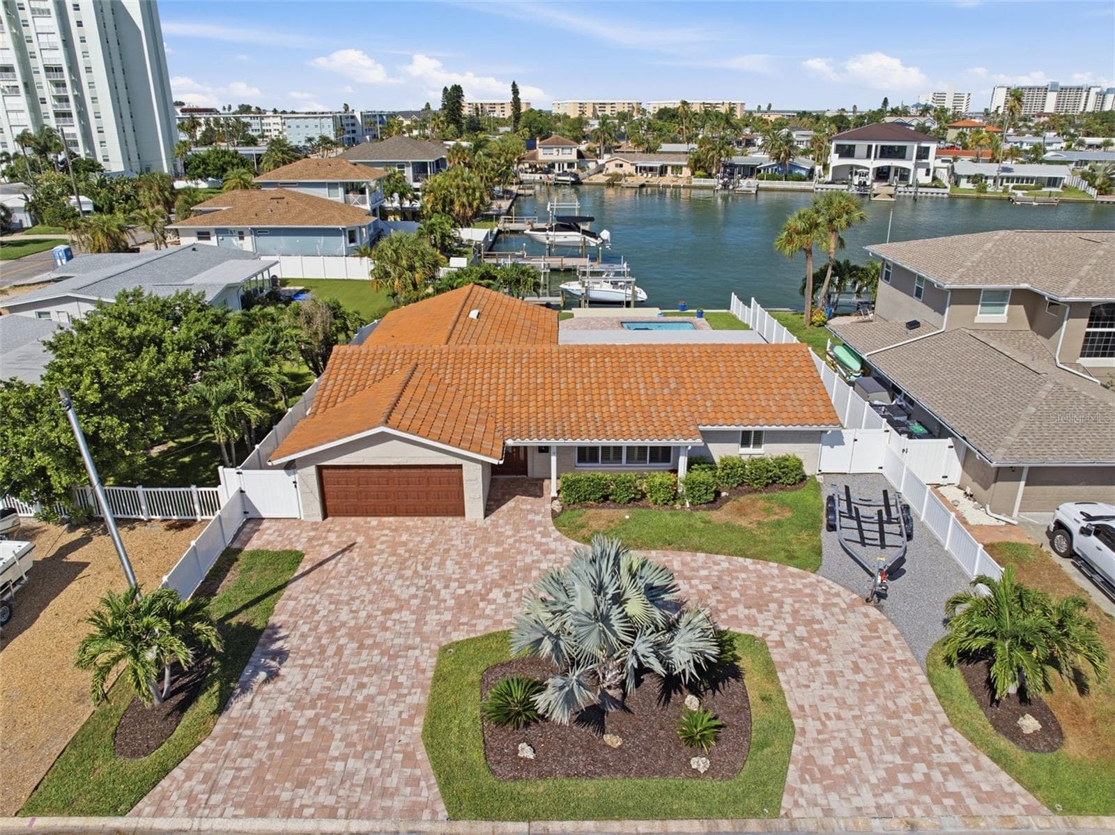 Single Family Residence at 6414 2ND PALM PT, ST PETE BEACH, photo 7 of 81