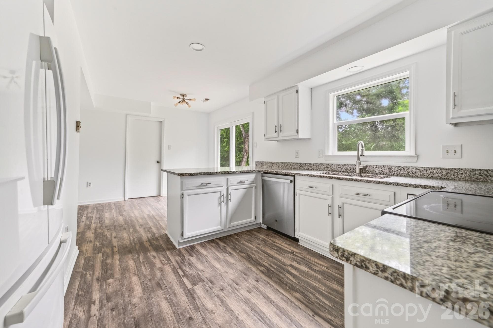 Single Family Residence at 616 Silversmith Lane, Charlotte, photo 14 of 39