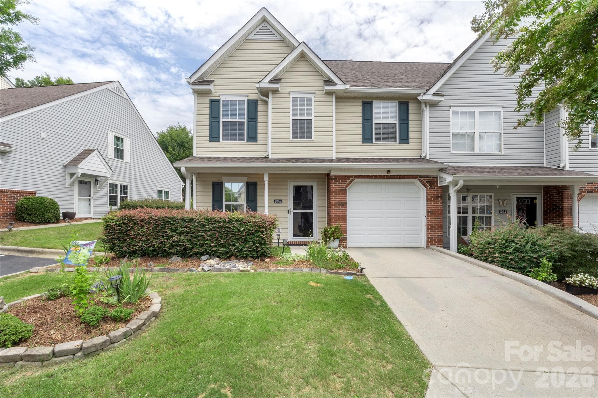 Townhouse at 806 Rock Lake Glen, Fort Mill, photo 2 of 48