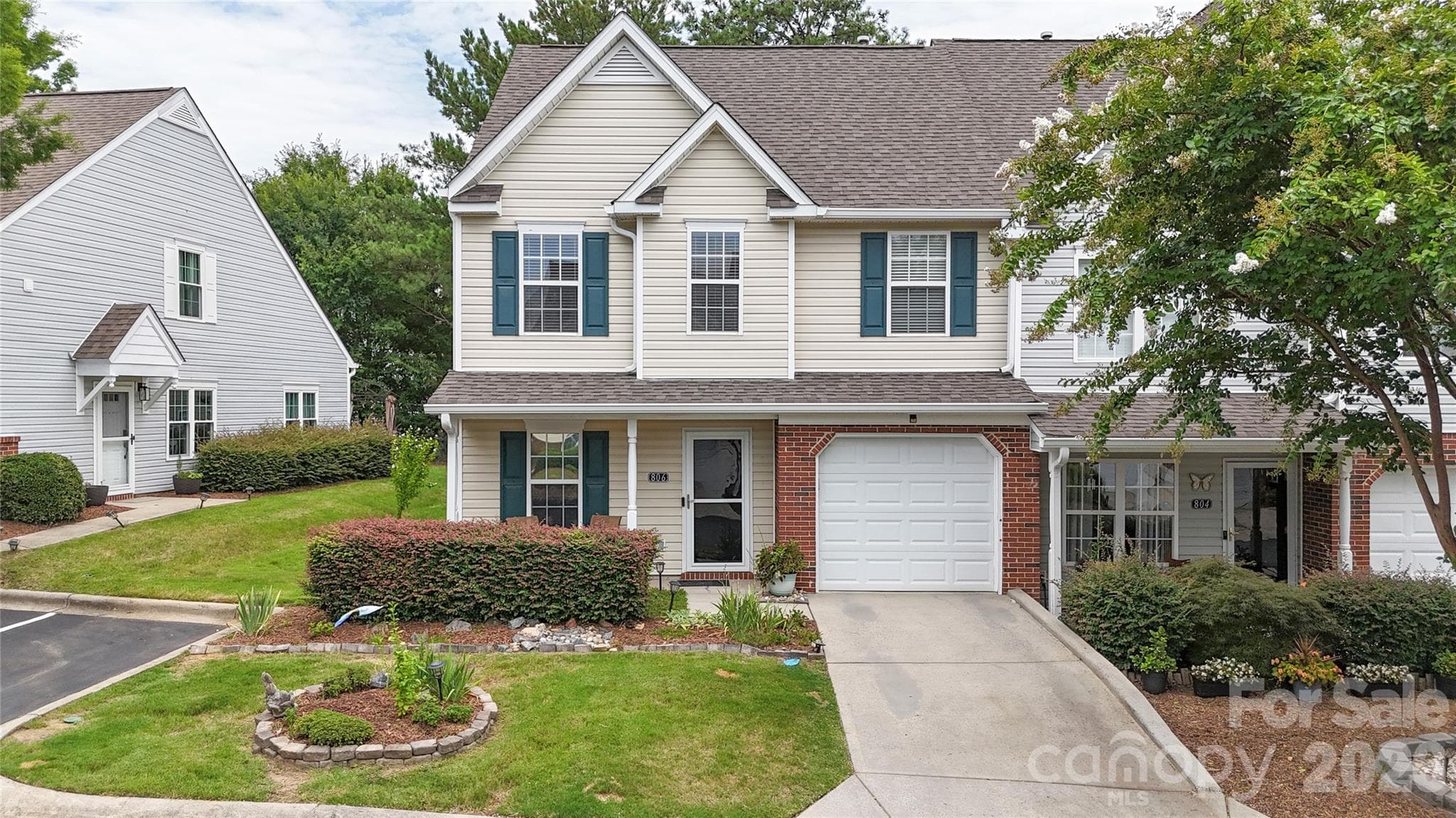 Townhouse at 806 Rock Lake Glen, Fort Mill, photo 3 of 48