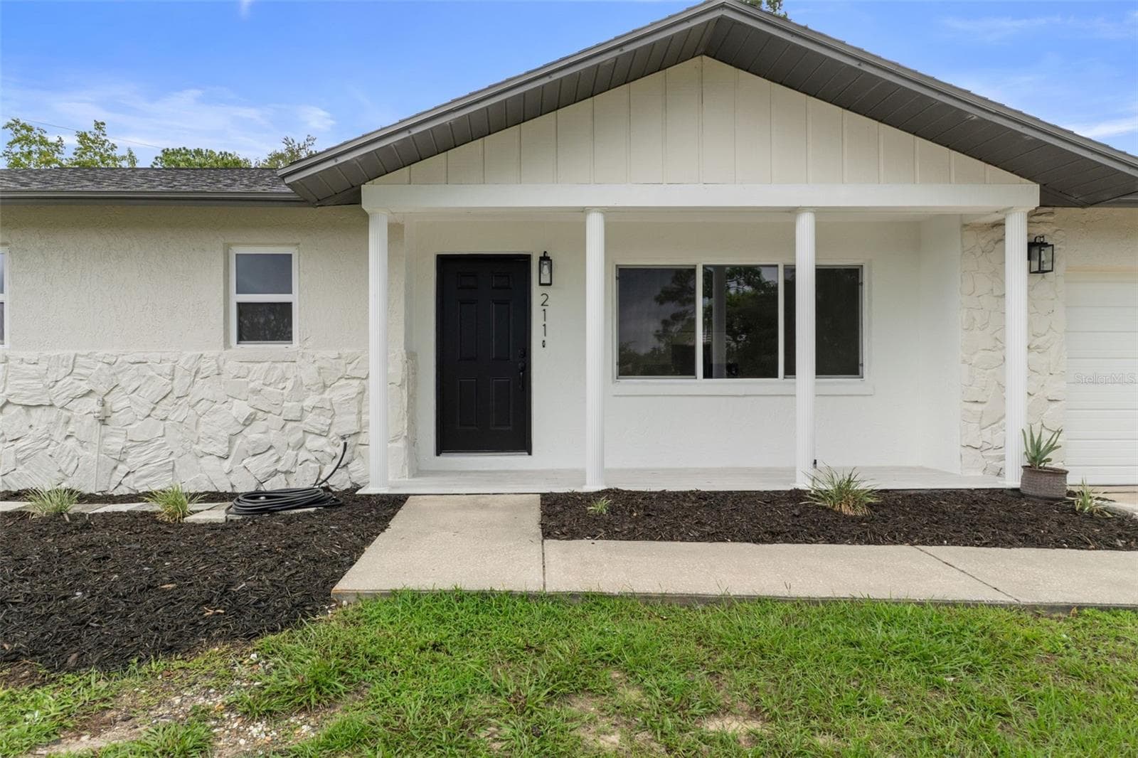 Single Family Residence at 211 S DAVIS ST, BEVERLY HILLS, photo 3 of 52
