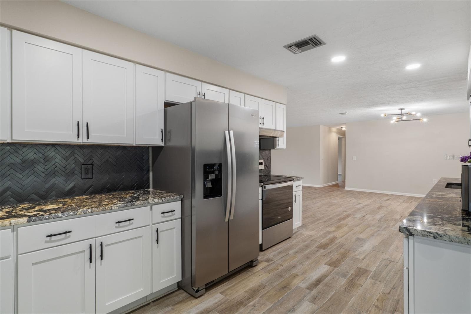 Single Family Residence at 211 S DAVIS ST, BEVERLY HILLS, photo 6 of 52