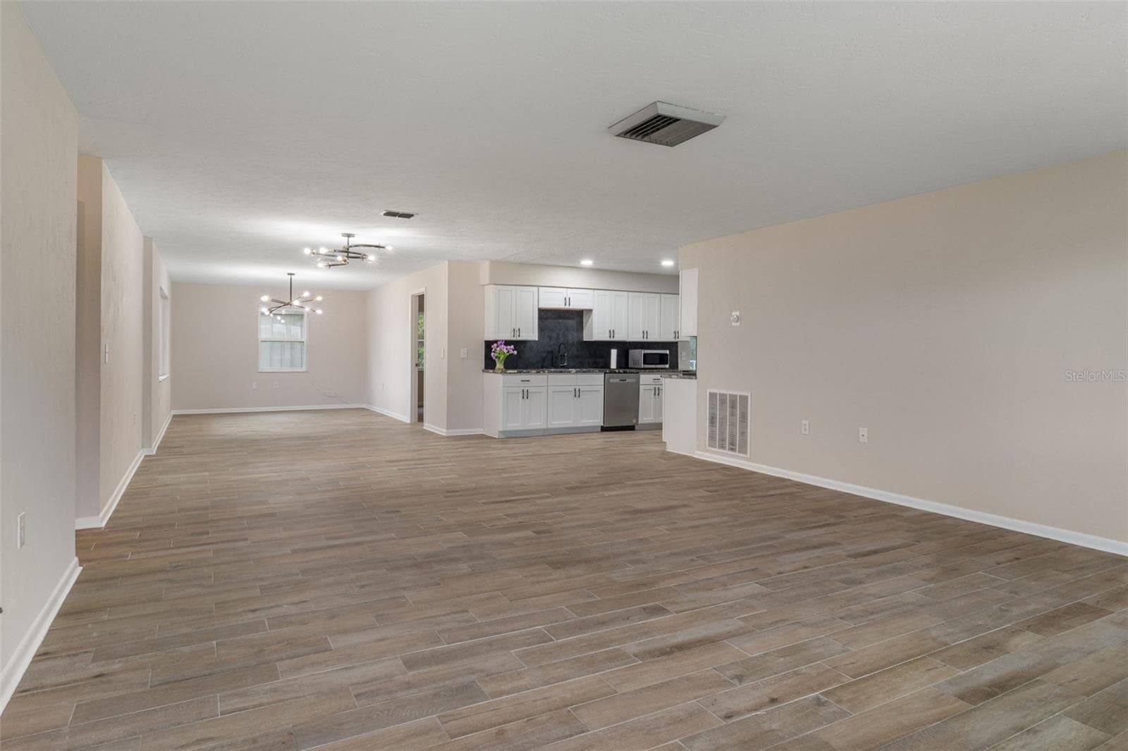 Single Family Residence at 211 S DAVIS ST, BEVERLY HILLS, photo 10 of 52