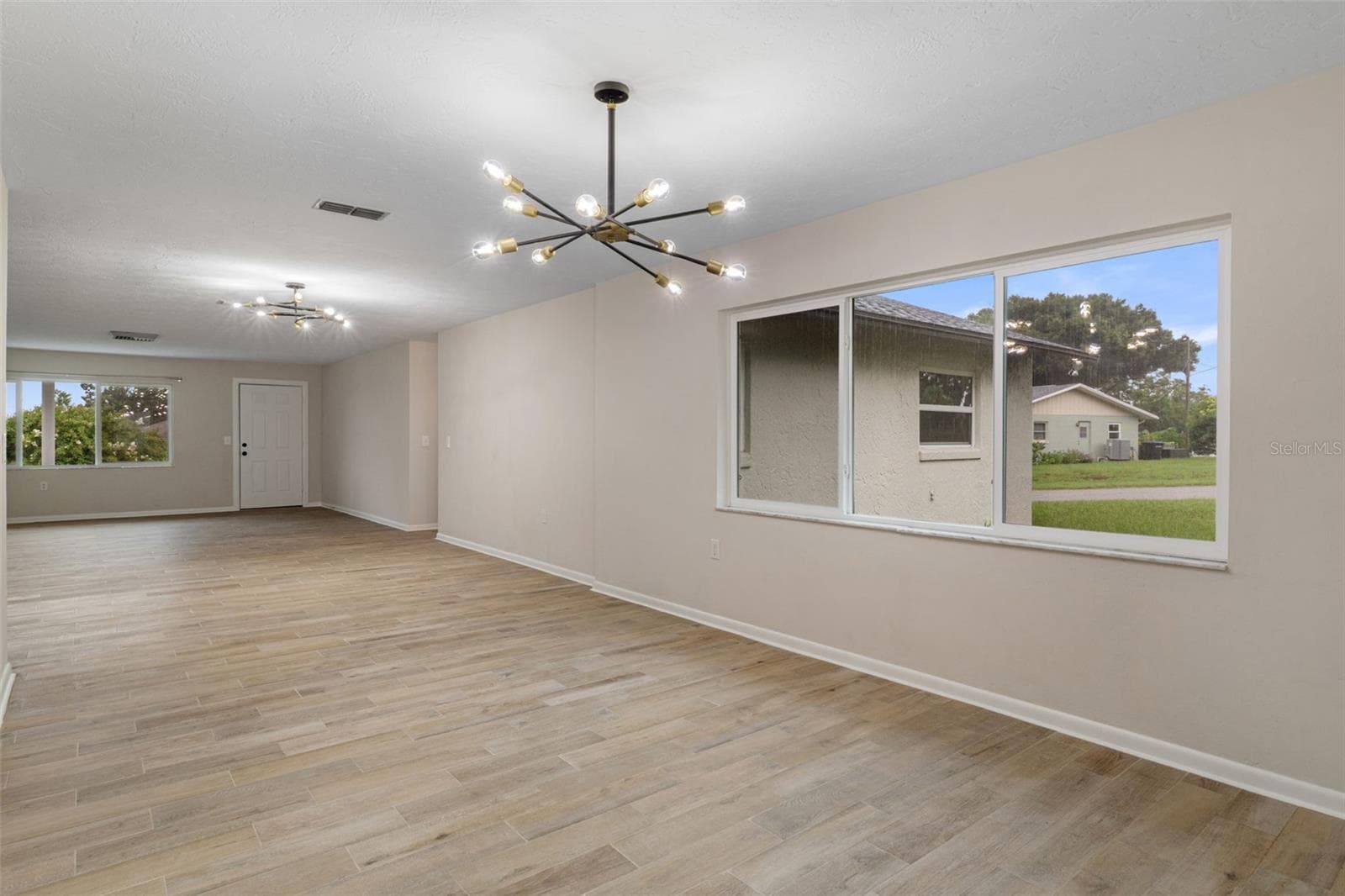 Single Family Residence at 211 S DAVIS ST, BEVERLY HILLS, photo 17 of 52