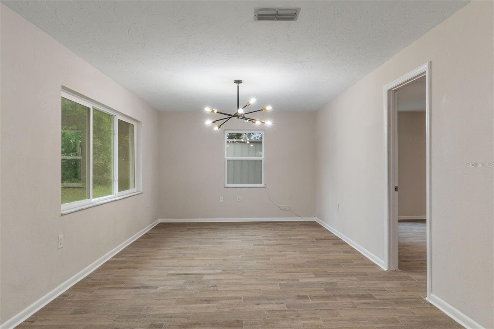 Single Family Residence at 211 S DAVIS ST, BEVERLY HILLS, photo 15 of 52