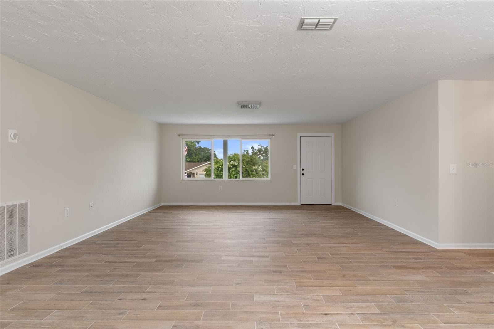Single Family Residence at 211 S DAVIS ST, BEVERLY HILLS, photo 18 of 52