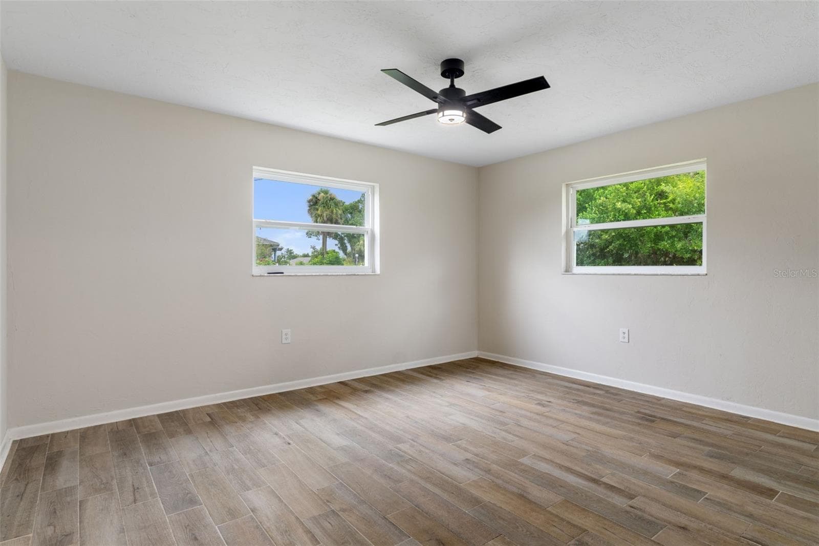 Single Family Residence at 211 S DAVIS ST, BEVERLY HILLS, photo 34 of 52