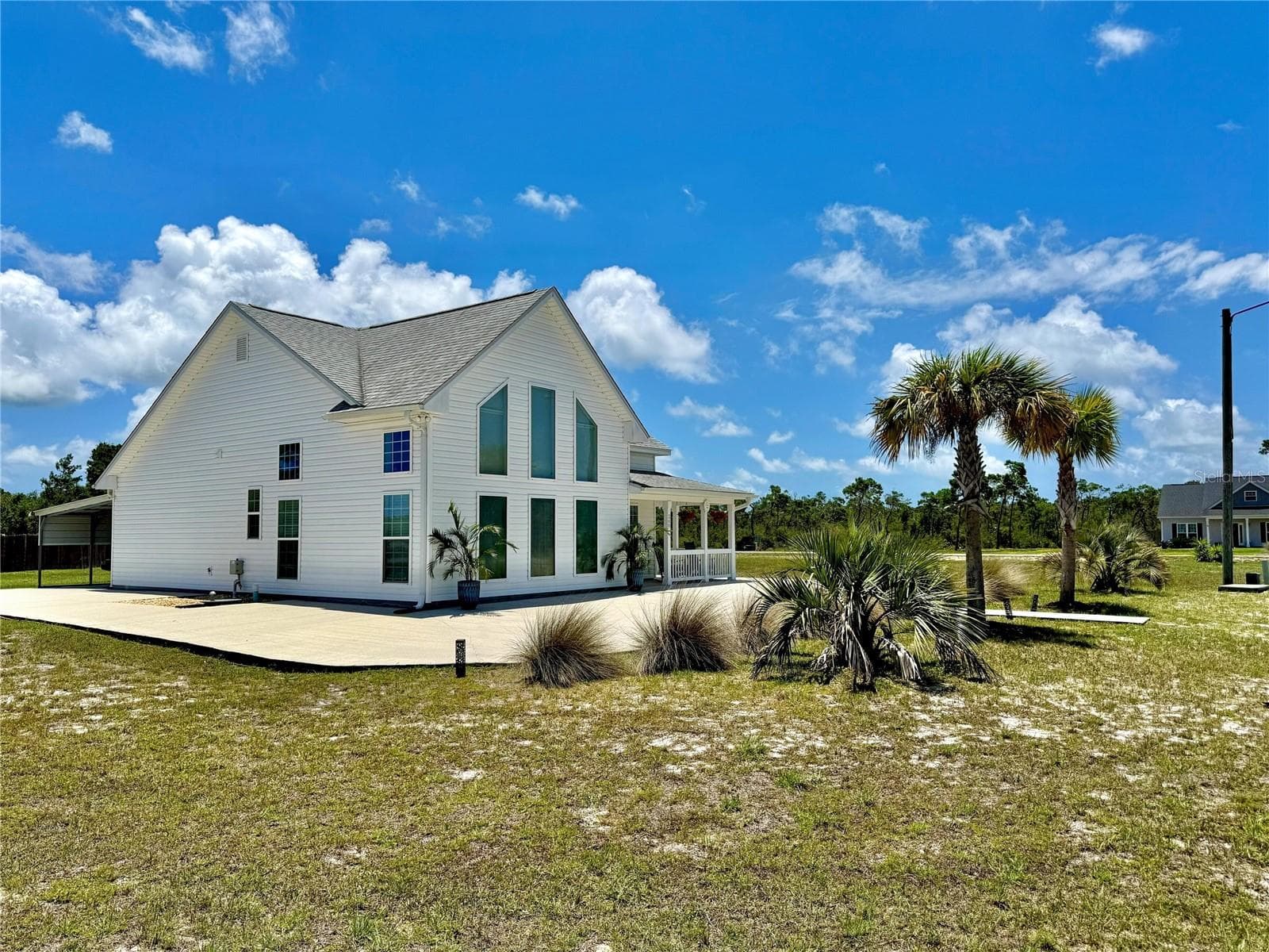 260 BLUE HERON DR