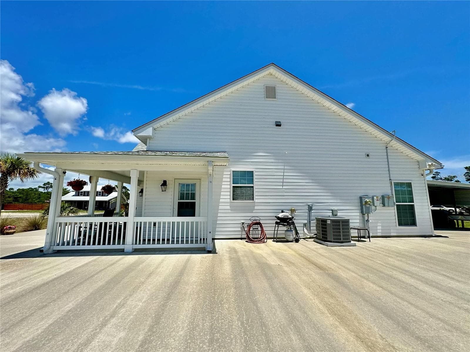 Single Family Residence at 260 BLUE HERON DR, EASTPOINT, photo 6 of 43
