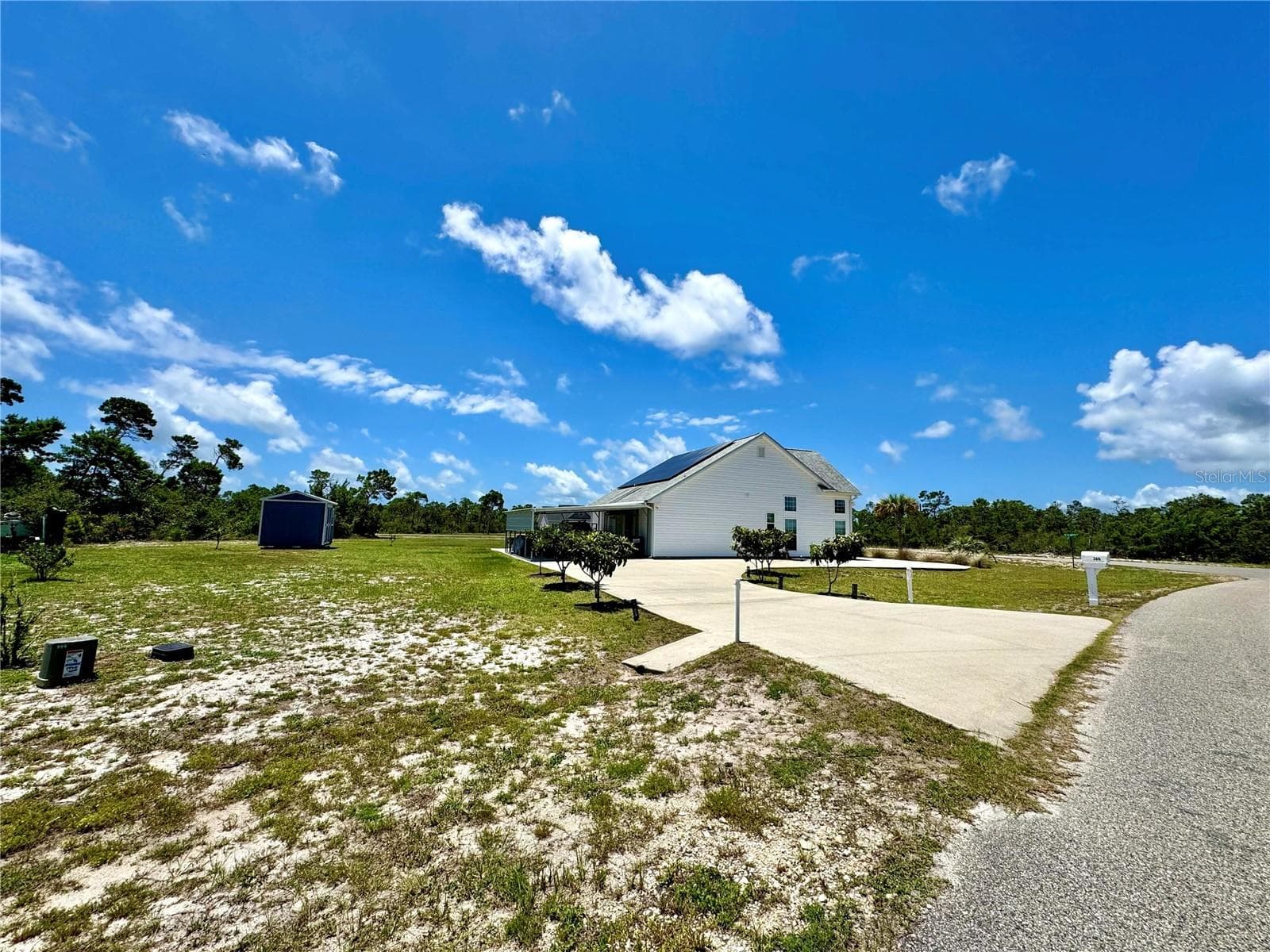 Single Family Residence at 260 BLUE HERON DR, EASTPOINT, photo 8 of 43