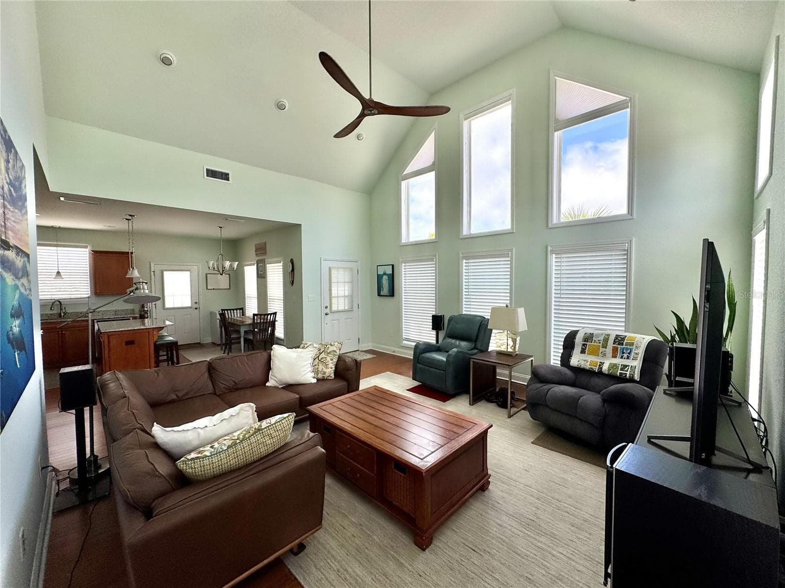Single Family Residence at 260 BLUE HERON DR, EASTPOINT, photo 11 of 43