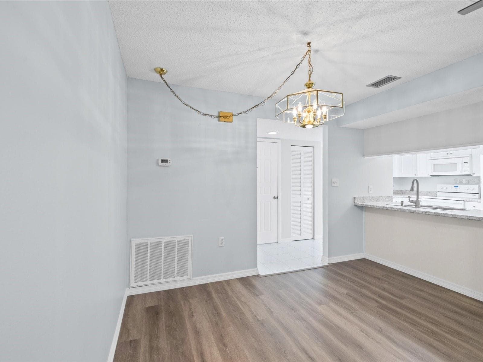 Beautiful Light Fixtures - 3806 STAYSAIL LN, HOLIDAY