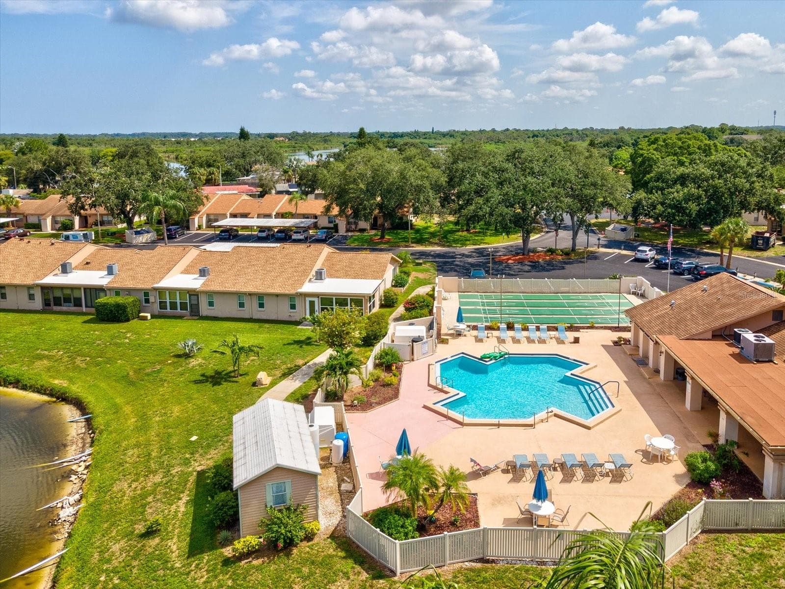 Pool and Sundeck for Lounging - 3806 STAYSAIL LN, HOLIDAY