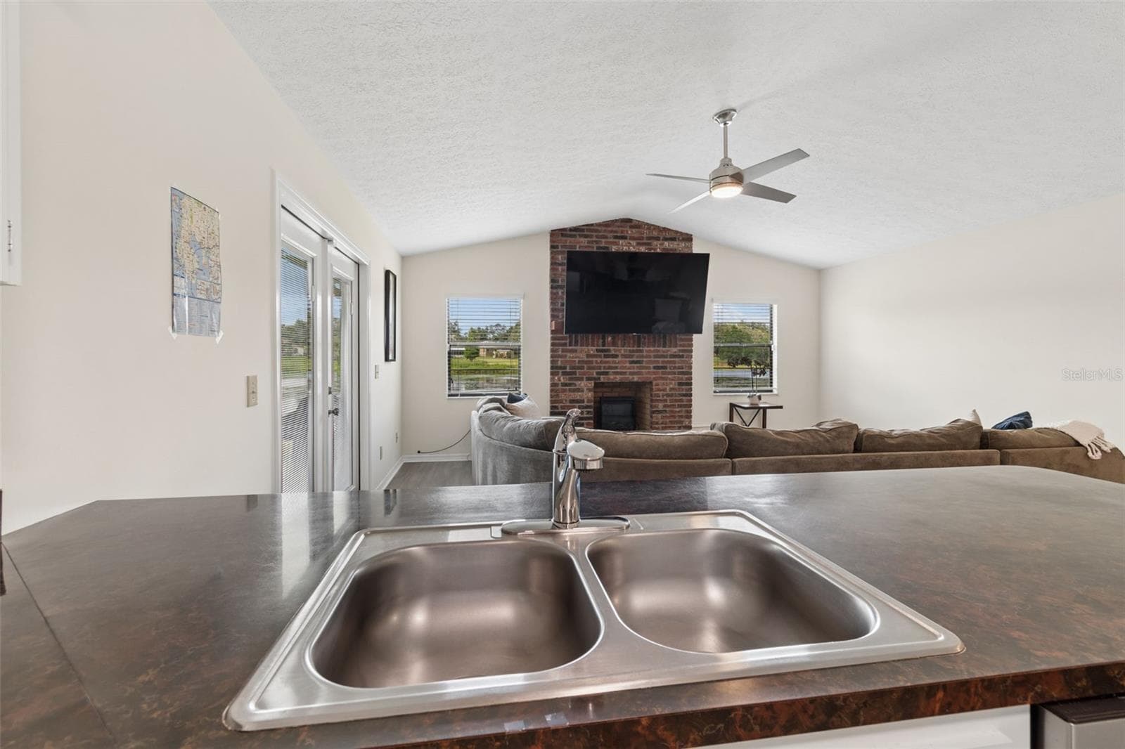 Single Family Residence at 653 TIMBER POND DR, BRANDON, photo 31 of 72