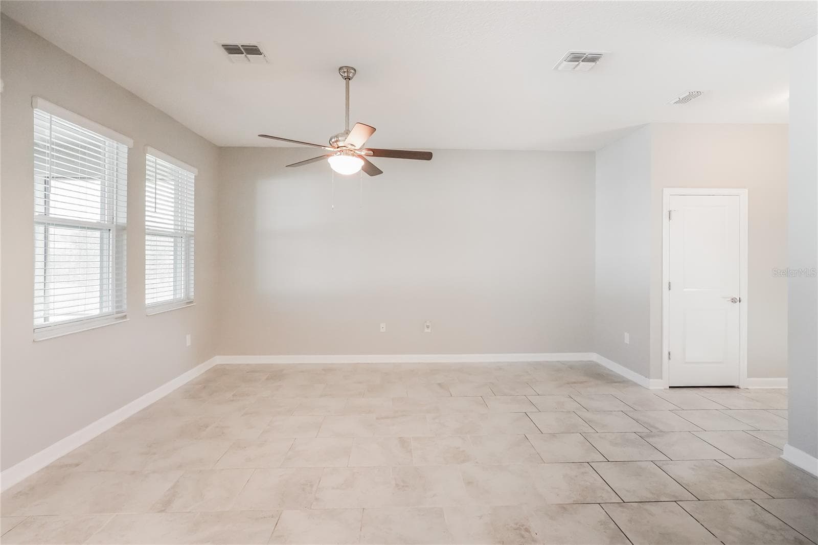 Single Family Residence at 2344 CRESCENT MOON ST, KISSIMMEE, photo 3 of 15