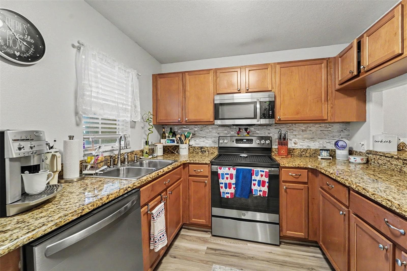 Townhouse at 6255 TIMBERLY LN, ZEPHYRHILLS, photo 11 of 28