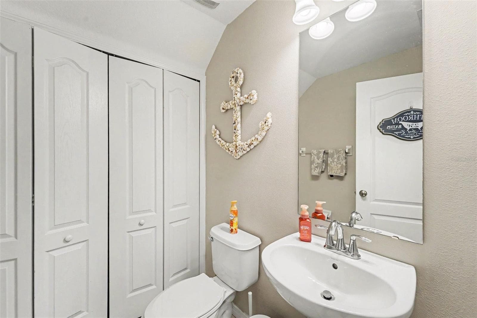 Townhouse at 6255 TIMBERLY LN, ZEPHYRHILLS, photo 19 of 28