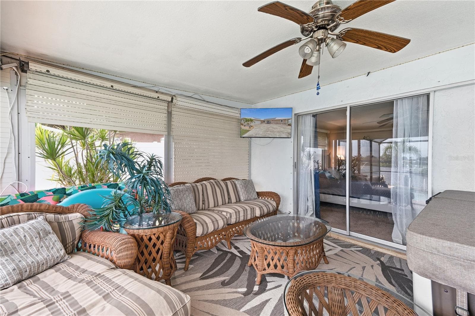 Lots of Room for Entertainment on Patio - 2284 BROAD RANCH DR, PORT CHARLOTTE