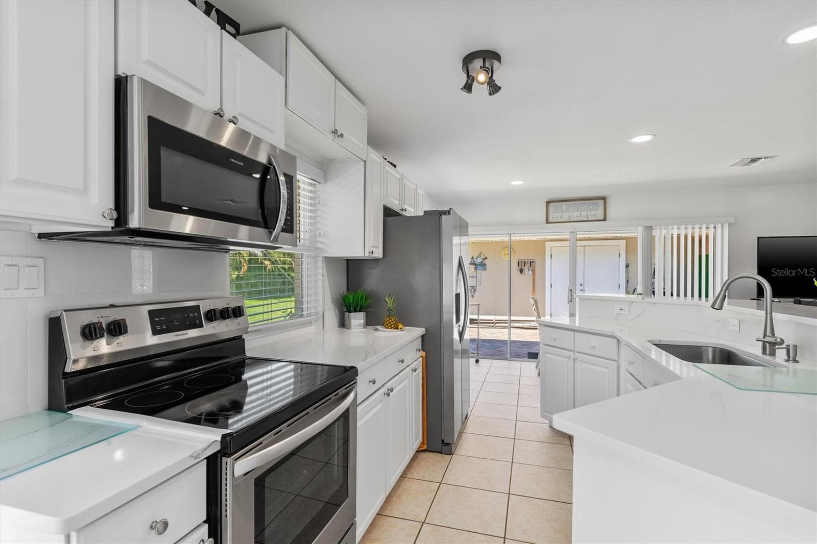 Single Family Residence at 18579 ROBINSON AVE, PORT CHARLOTTE, photo 4 of 50