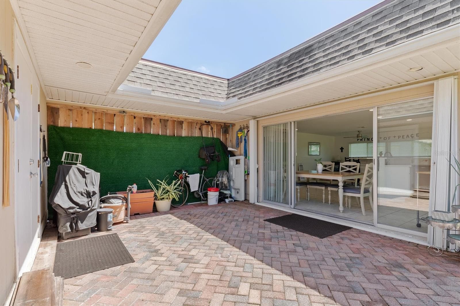 Court Yard Area - 18579 ROBINSON AVE, PORT CHARLOTTE