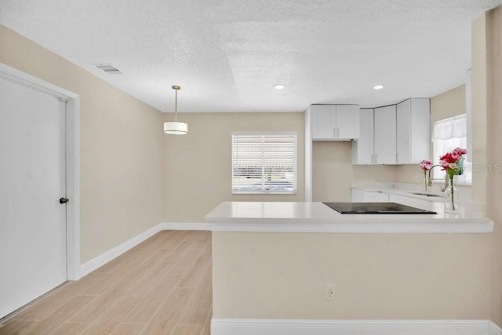 Single Family Residence at 4410 WATCH HILL RD, ORLANDO, photo 2 of 12
