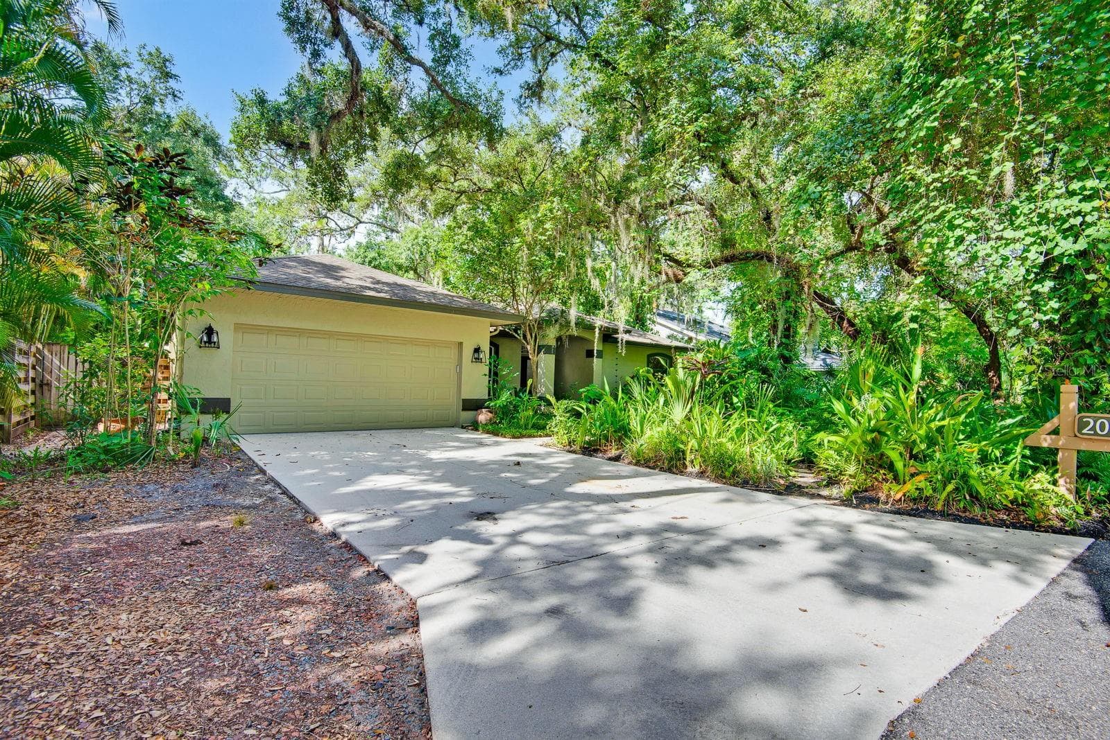 Single Family Residence at 2073 MISTY SUNRISE TRL, SARASOTA, photo 3 of 39