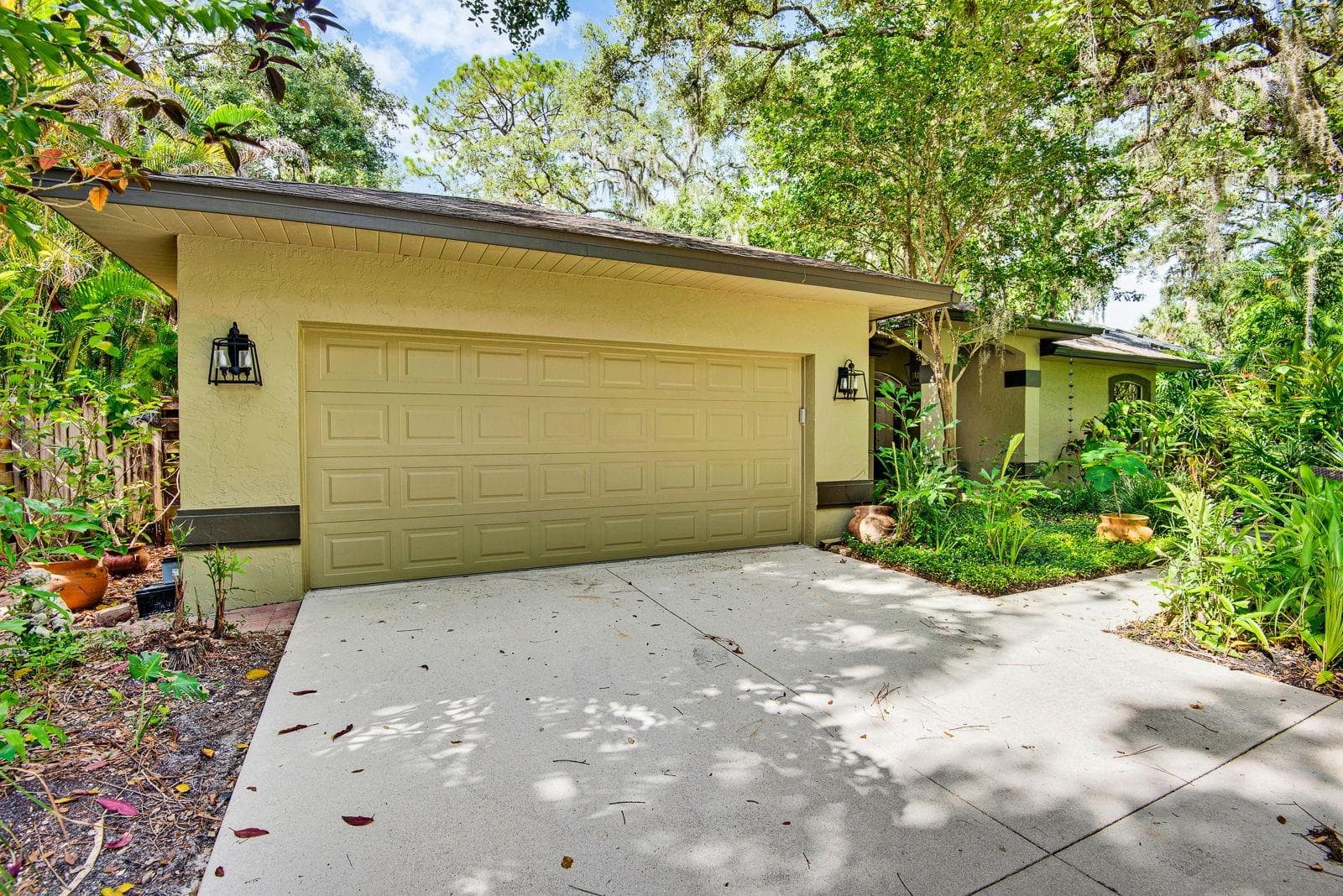 Single Family Residence at 2073 MISTY SUNRISE TRL, SARASOTA, photo 4 of 39