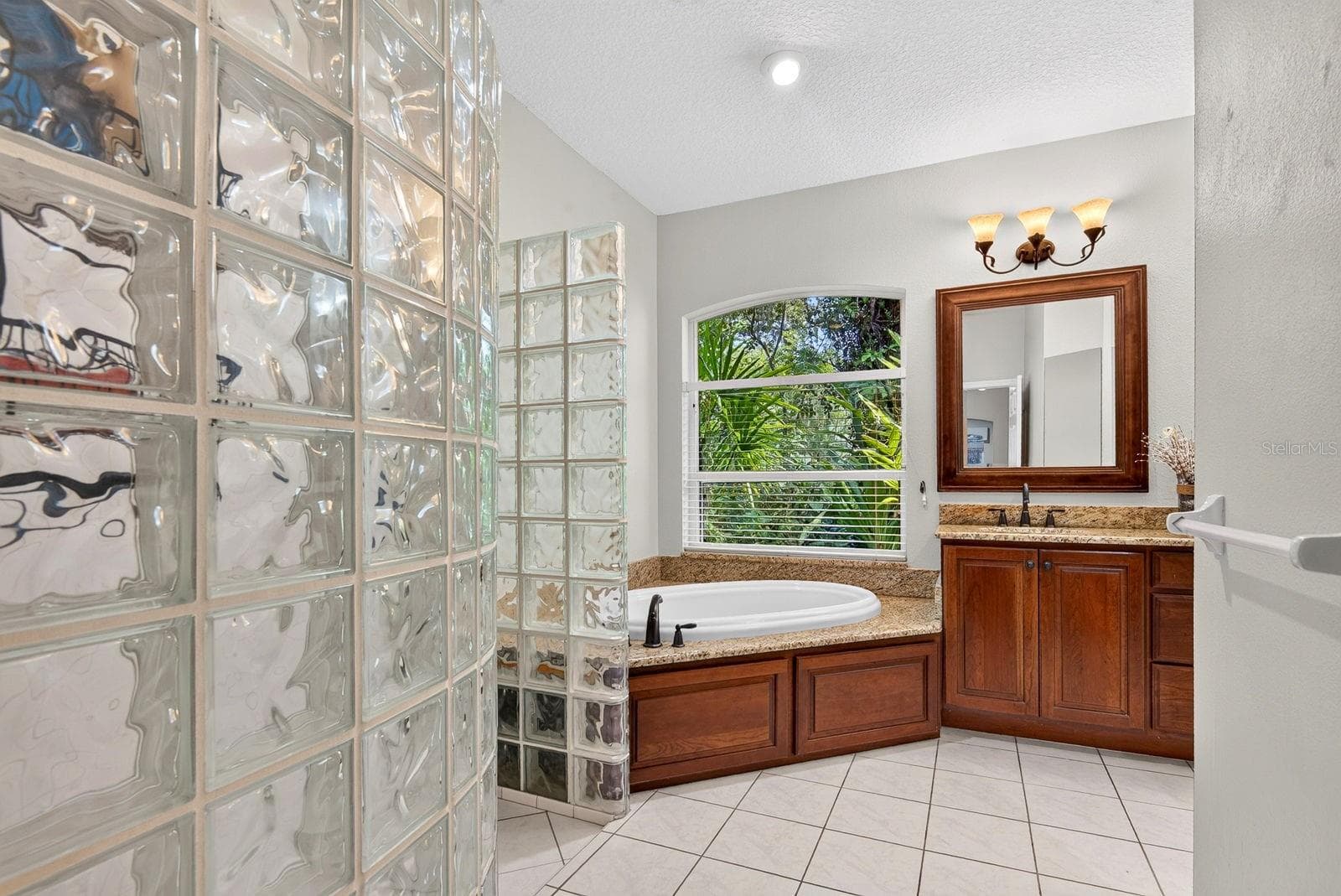 Single Family Residence at 2073 MISTY SUNRISE TRL, SARASOTA, photo 22 of 39