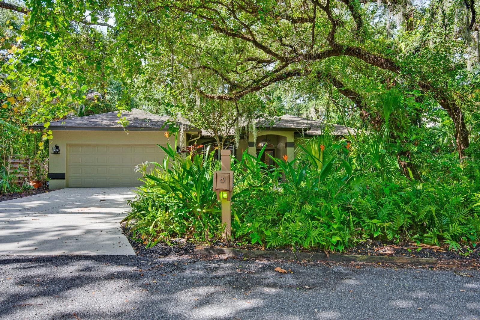 Single Family Residence at 2073 MISTY SUNRISE TRL, SARASOTA, photo 35 of 39