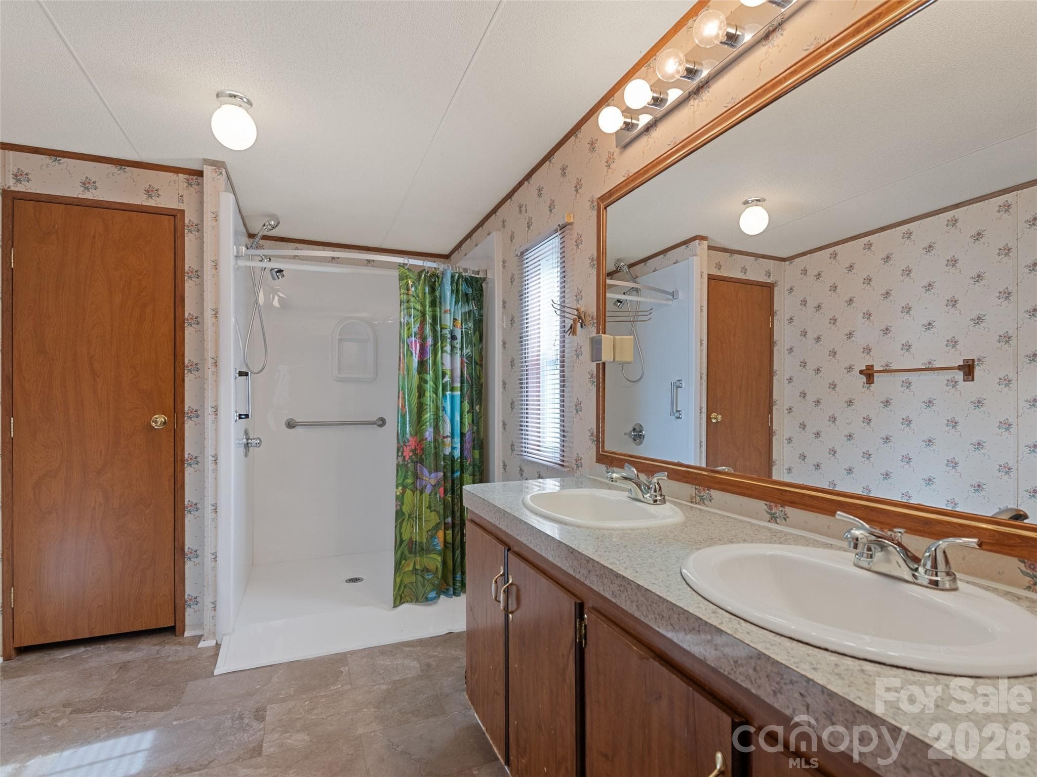 Single Family Residence at 39 Spruce Street, Waynesville, photo 14 of 26