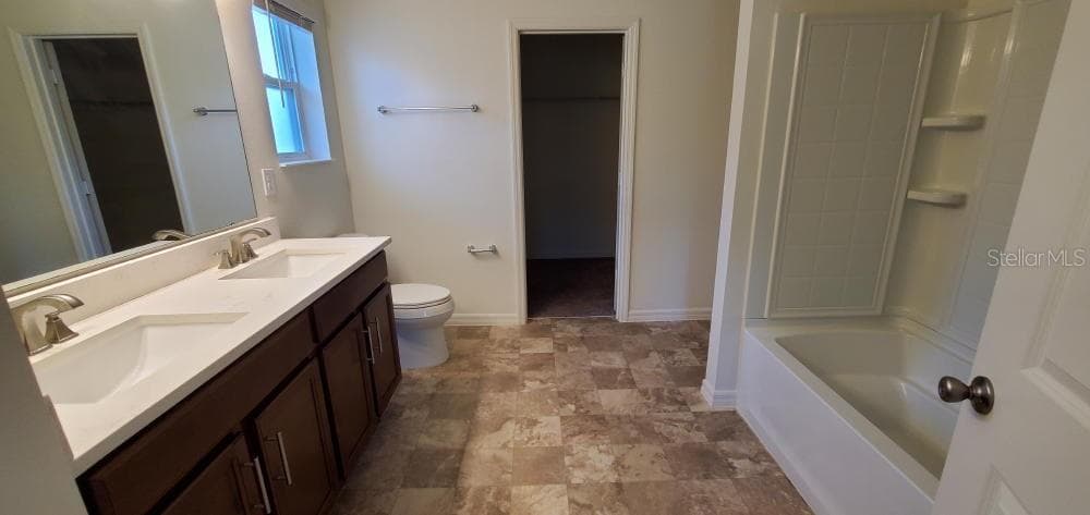 PRIMARY BATHROOM WITH WALK IN CLOSET - 2354 TWIN FLOWER LN, SANFORD