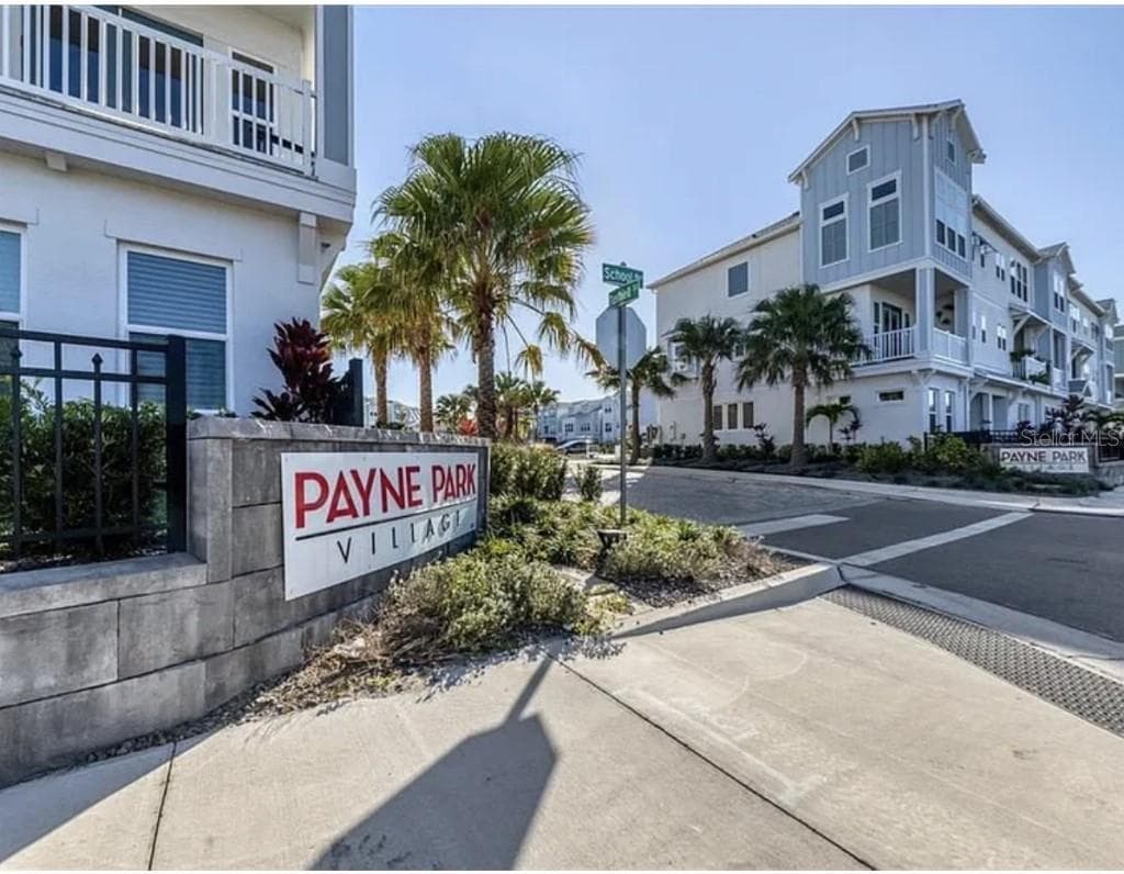 Townhouse at 2317 LINDSTROM ST, SARASOTA, photo 2 of 38