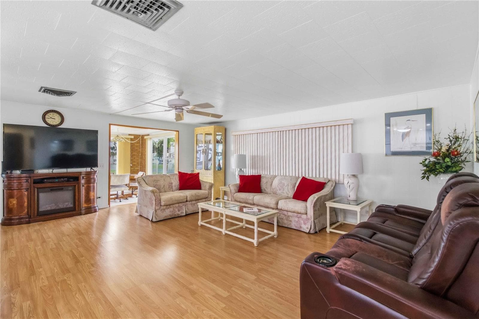 Mobile Home at 5510 DENMARK DR, BRADENTON, photo 3 of 32