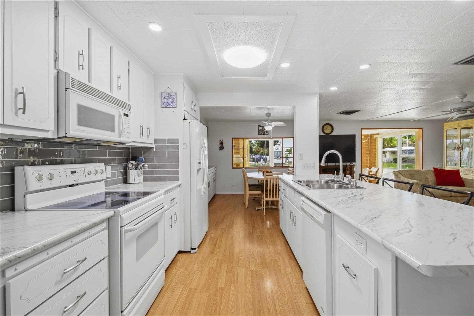 Mobile Home at 5510 DENMARK DR, BRADENTON, photo 11 of 32