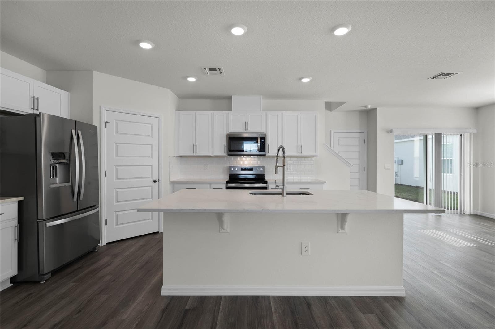 Single Family Residence at 1734 HUMMINGBIRD RD, WINTER HAVEN, photo 3 of 37