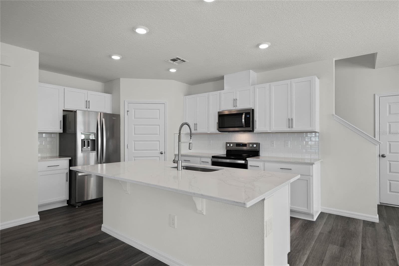 Single Family Residence at 1734 HUMMINGBIRD RD, WINTER HAVEN, photo 4 of 37