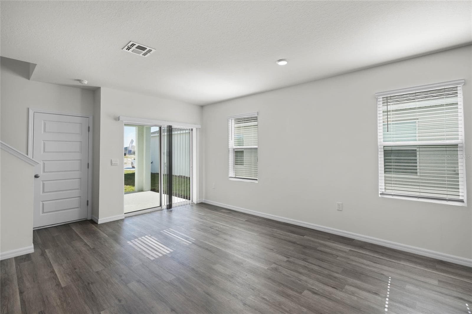 Single Family Residence at 1734 HUMMINGBIRD RD, WINTER HAVEN, photo 9 of 37