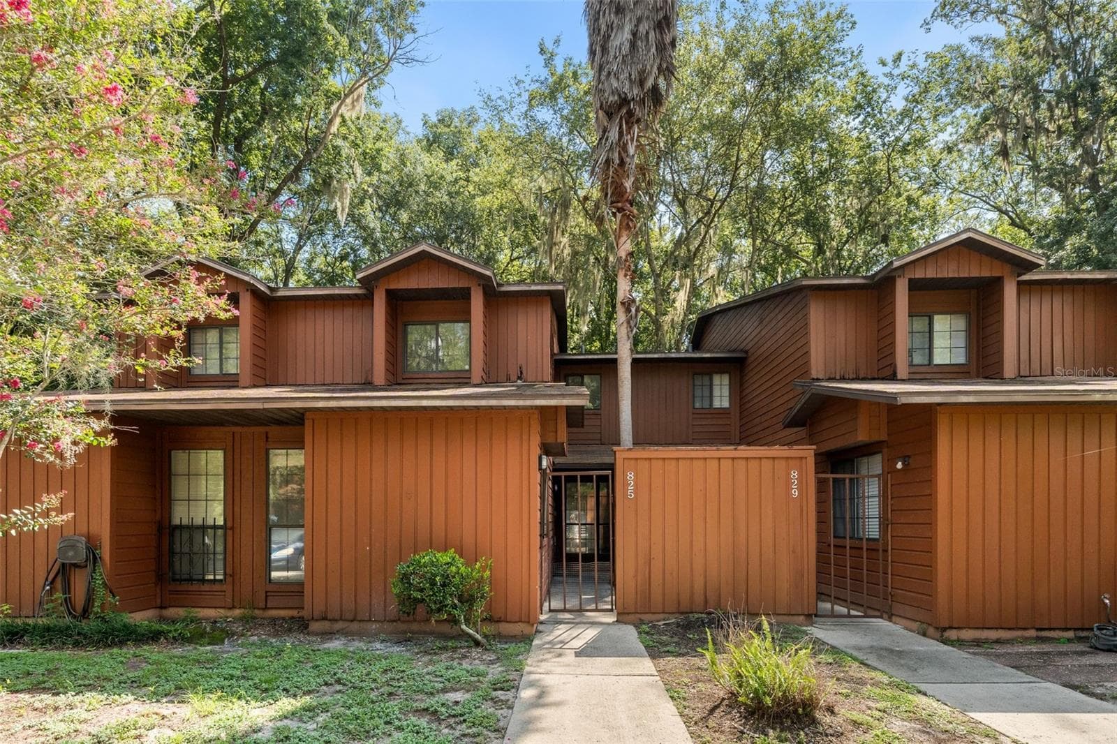 825 SW 55TH TER