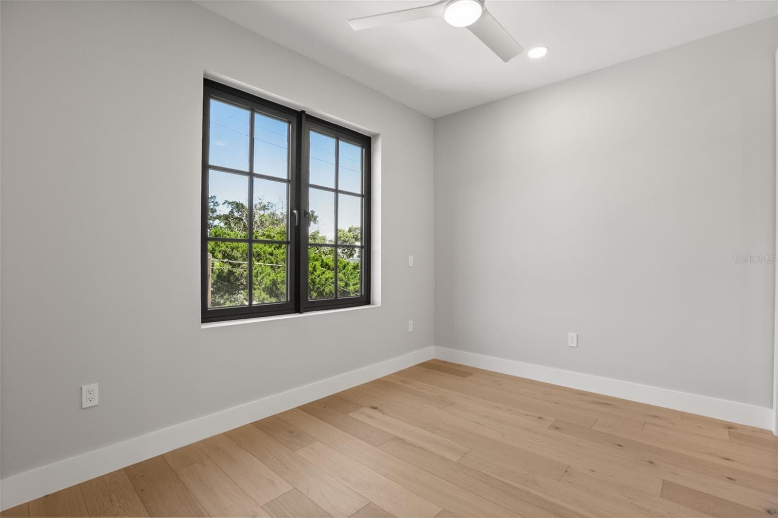 Single Family Residence at 2422 MUSSELWHITE AVE, ORLANDO, photo 26 of 38