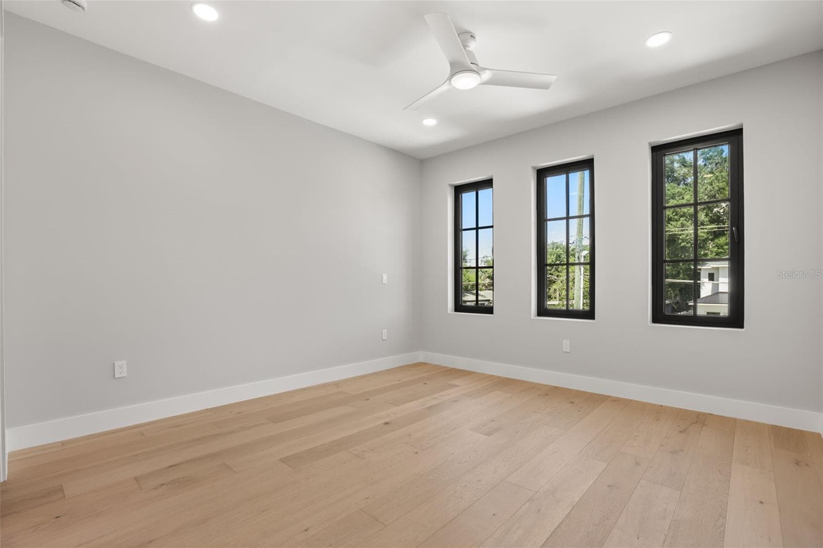 Single Family Residence at 2422 MUSSELWHITE AVE, ORLANDO, photo 30 of 38