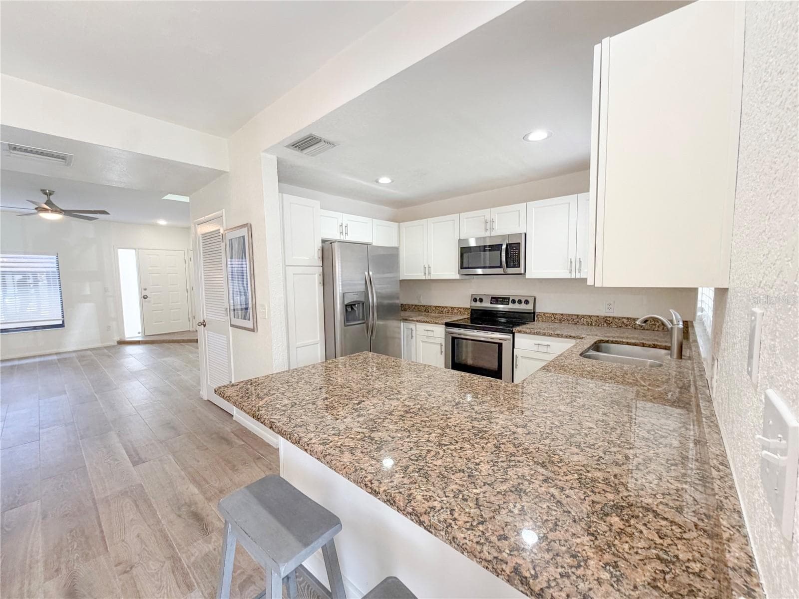 Townhouse at 3460 COUNTRYSIDE BLVD #60, CLEARWATER, photo 5 of 22