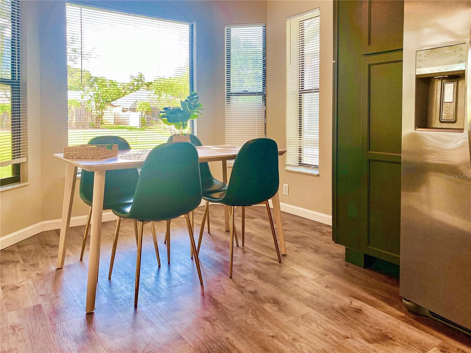 BREAKFAST AREA - 4907 82ND PL E, SARASOTA